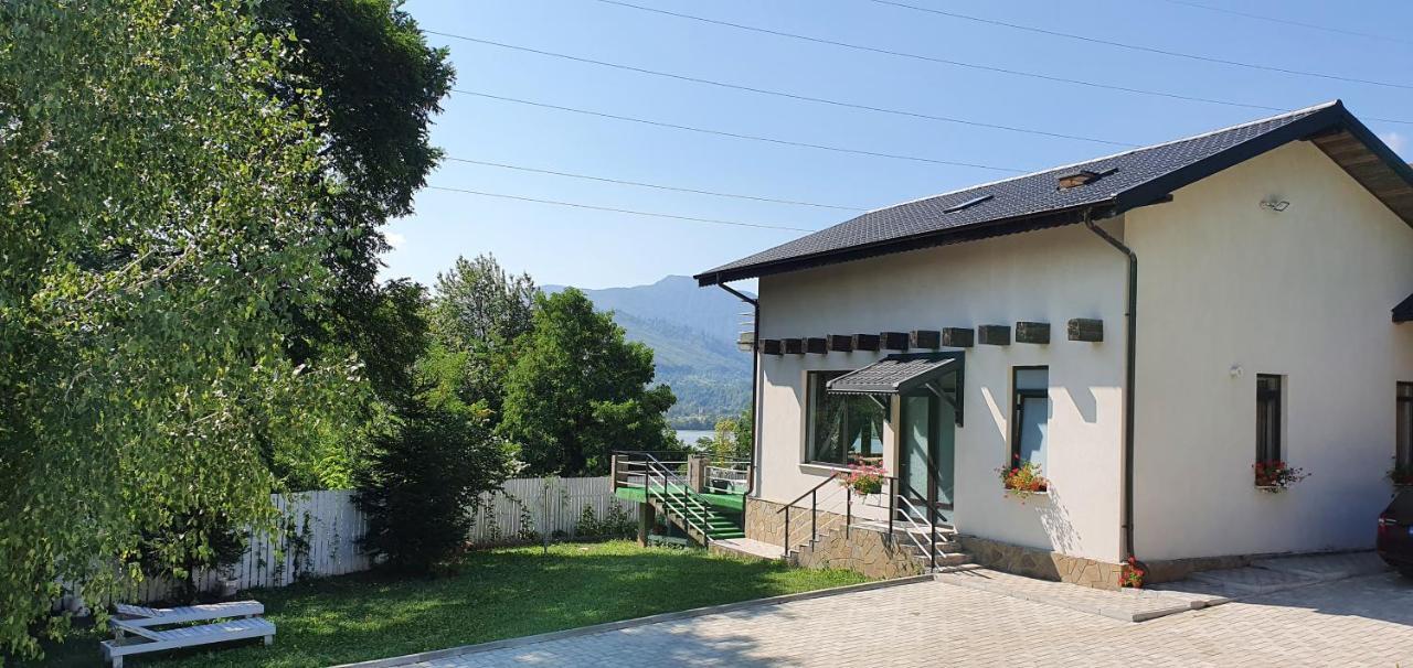 Casa Yla Villa Piatra Neamt Exterior photo