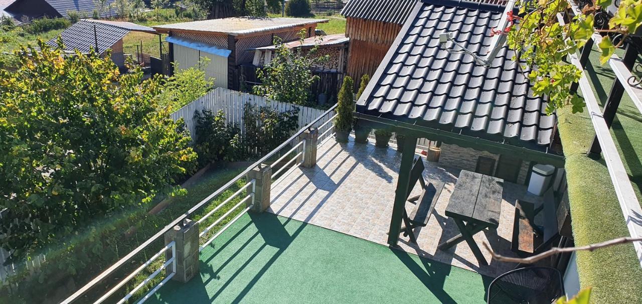Casa Yla Villa Piatra Neamt Exterior photo