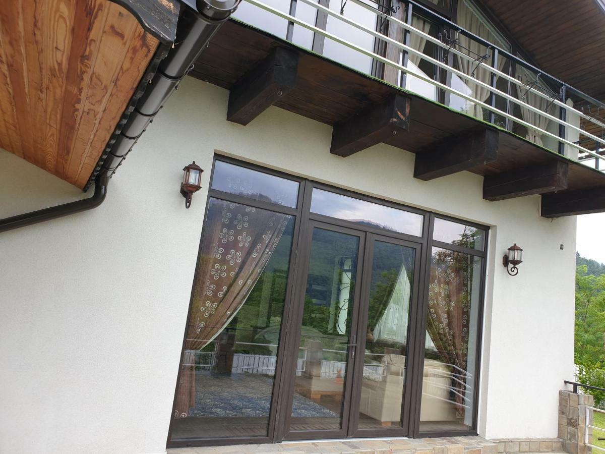 Casa Yla Villa Piatra Neamt Exterior photo